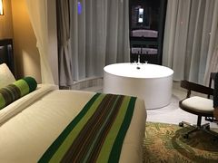 -深圳罗湖东门步行街亚朵X酒店
