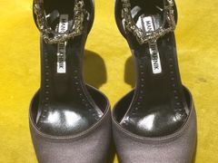 -Manolo Blahnik(置地广场店)
