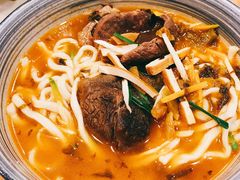 精选酸菜牛腱子面-陈八两面家(华孚写字楼店)