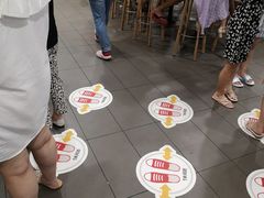 等位区-麦当劳(民盈·国贸城店)