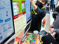 -全家便利店(杭州龙翔桥地铁站店)