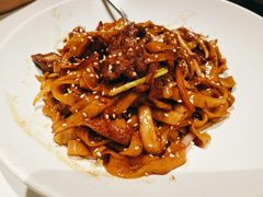 干炒牛河-汤城小厨•粤菜•靓汤(金宝街店)