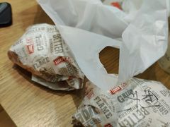 -The Habit Burger Grill 哈比特汉堡(世博店)