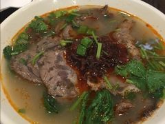 牛肉面-功夫小笼包拉面