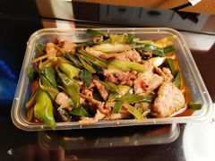 蒜苗盐煎肉-雨田饭店