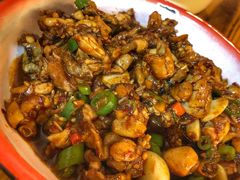 红烧牛蛙-老三样·美食研究中心(世贸路店)