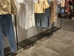 -URBAN REVIVO(西安Momopark店)