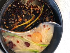 鸳鸯锅-钢管厂歆瑞源油卤串串香(春熙路太古里店)