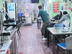 一楼座位-大富蚝乌东哥饭店·石锅鱼杂·柠檬鸭(革新路店)