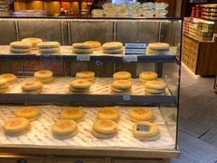 面包甜点陈列柜-百饼园(南后街店)