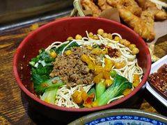 -爆炸头阿姨小四川正宗川味小吃(无任何分店)