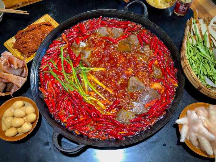 江渝10号老火锅-"前段时间比较热,朋友突然想吃火锅,然后想.