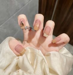 -J·花崎美睫美甲