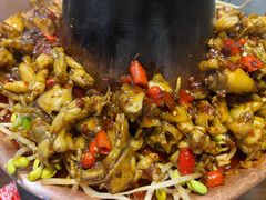 -超越炭火牛蛙火锅鸡(河东店)