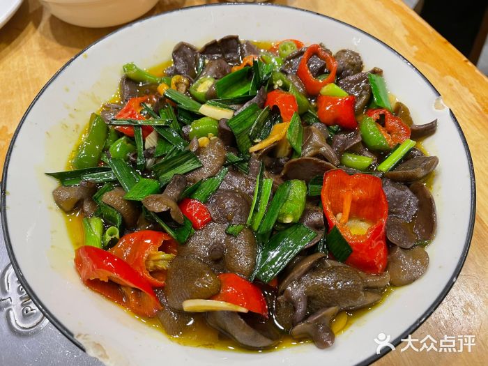 榕江牛瘪牛肉火锅炒牛肝菌图片