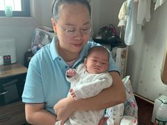 -鲸鱼妈妈月嫂/育婴师定制