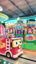 -维佳童话镇演出现场(徐东店)