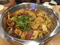 -愉肴麻辣香锅(中山路店)