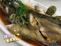 -四川小胡子海鲜(丁村万人海鲜广场店)