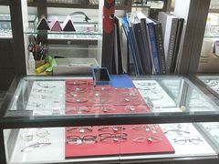 店内环境-视野联行眼镜蔡司·依视路官方授权店(顺城店)