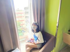 -卡罗酒店(东门晒布地铁站店)