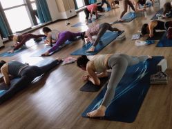 -恩舍瑜伽普拉提