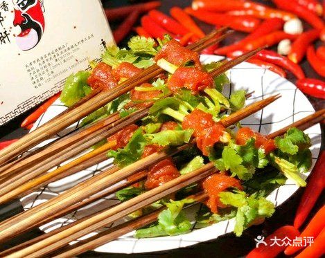 五味缘小郡肝串串香(河西凯德广场店)芹菜牛肉图片 - 第1张