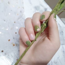 -吉吉靓甲美睫