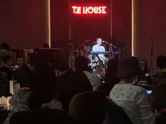 -TZ House音乐现场(来福士中心店)