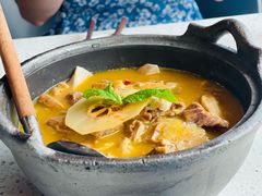酸木瓜炖牛腩-半山腰·云南菜(侨福芳草地店)