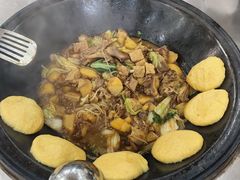 -粘豆包柴火铁锅炖