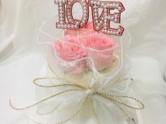 邂逅鲜花双层蛋糕-艾加柒克蛋糕茶歇甜品台(春熙路店)