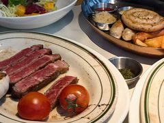 -MONICH牛排融合餐厅(和义大道购物中心店)