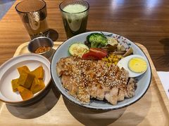 -POKEE VIA&Brunch·维娅(重庆来福士店)
