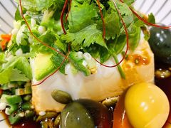 鹌鹑蛋冷豆腐配秋葵-初花·日本料理