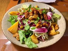 烤菠萝色拉-Golden Lily河内巴黎法越料理餐厅(建国西路店)