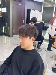 -藤野造型烫发染发