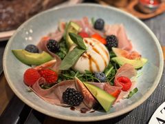 圣诞火腿莓果布拉塔沙拉-IL TEATRO 精品意大利餐厅