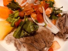 手抓羊肉-巴扎美食·新疆菜·西域歌舞表演餐厅(新疆大厦店)