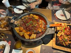 -吞鱼兽麻辣烤鱼(万达店)