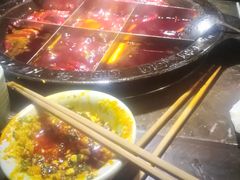 -红九格老火锅(三峡广场店)