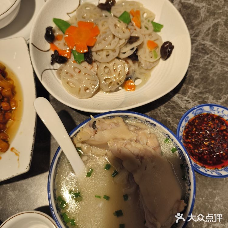 骆老妈蹄花·正宗川菜—美味川菜的好去处 🍲