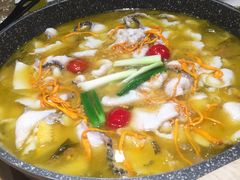 -山城外·非遗酸菜鱼(新都汇融店)