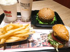 -The Habit Burger Grill 哈比特汉堡(爱琴海店)