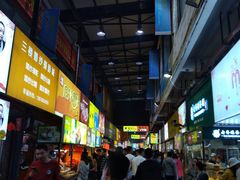 -海口骑楼小吃街