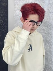 -一家只做男发烫染的店