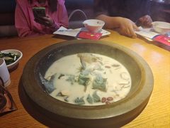 -咕嘟草帽鱼·牛奶一样的鲜鱼汤(天鹅湖万达广场店)