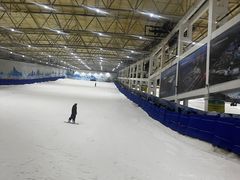 -乔波室内滑雪场