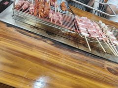 -哈尔滨小酒馆·鲜肉现穿自助烧烤(康新花园店)