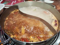鸳鸯锅底-乐山串串香老火锅(鼓楼店)
